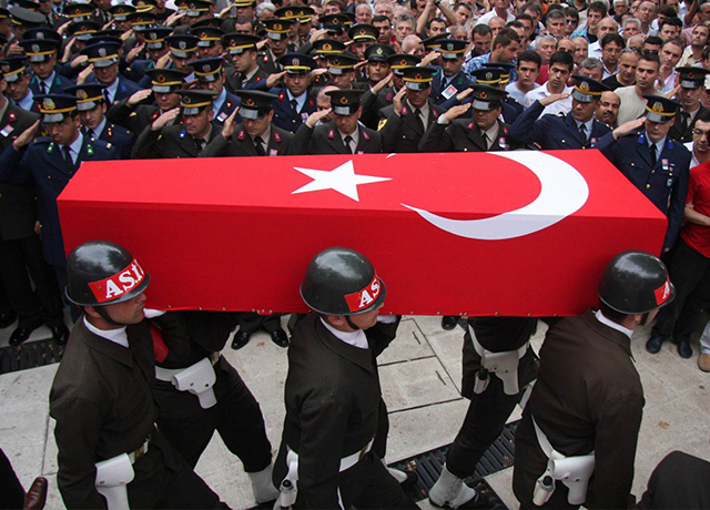 Şemdinli'de hain saldırı, 8 asker şehit oldu